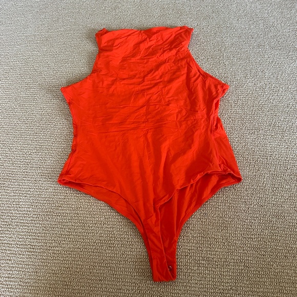 Skims Fire Fits Everybody High Neck Bodysuit, Size 4X NWT - Picture 2 of 4